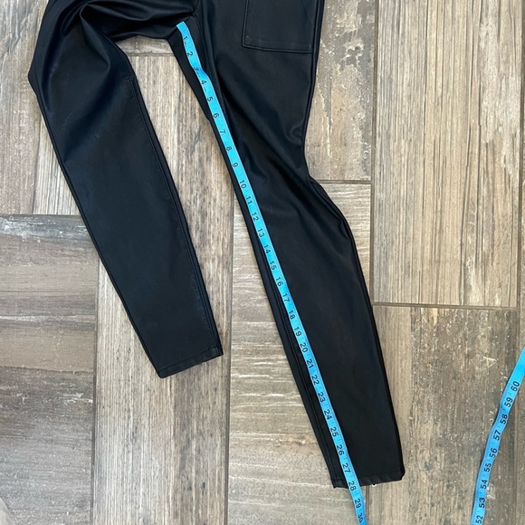 Blanknyc Women's Carbon Vegan Leather Pants in Black size 24 - Picture 12 of 13